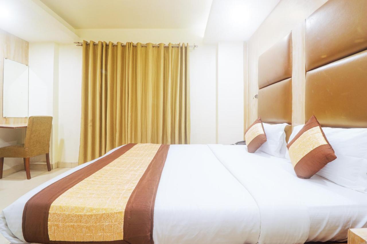 Hotel Sizzling Starr Neu-Delhi Exterior foto