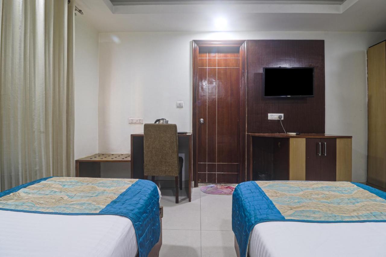 Hotel Sizzling Starr Neu-Delhi Exterior foto