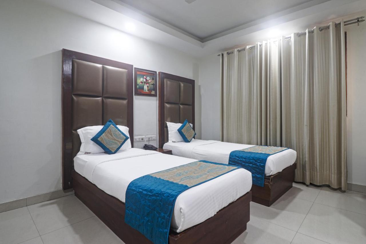Hotel Sizzling Starr Neu-Delhi Exterior foto
