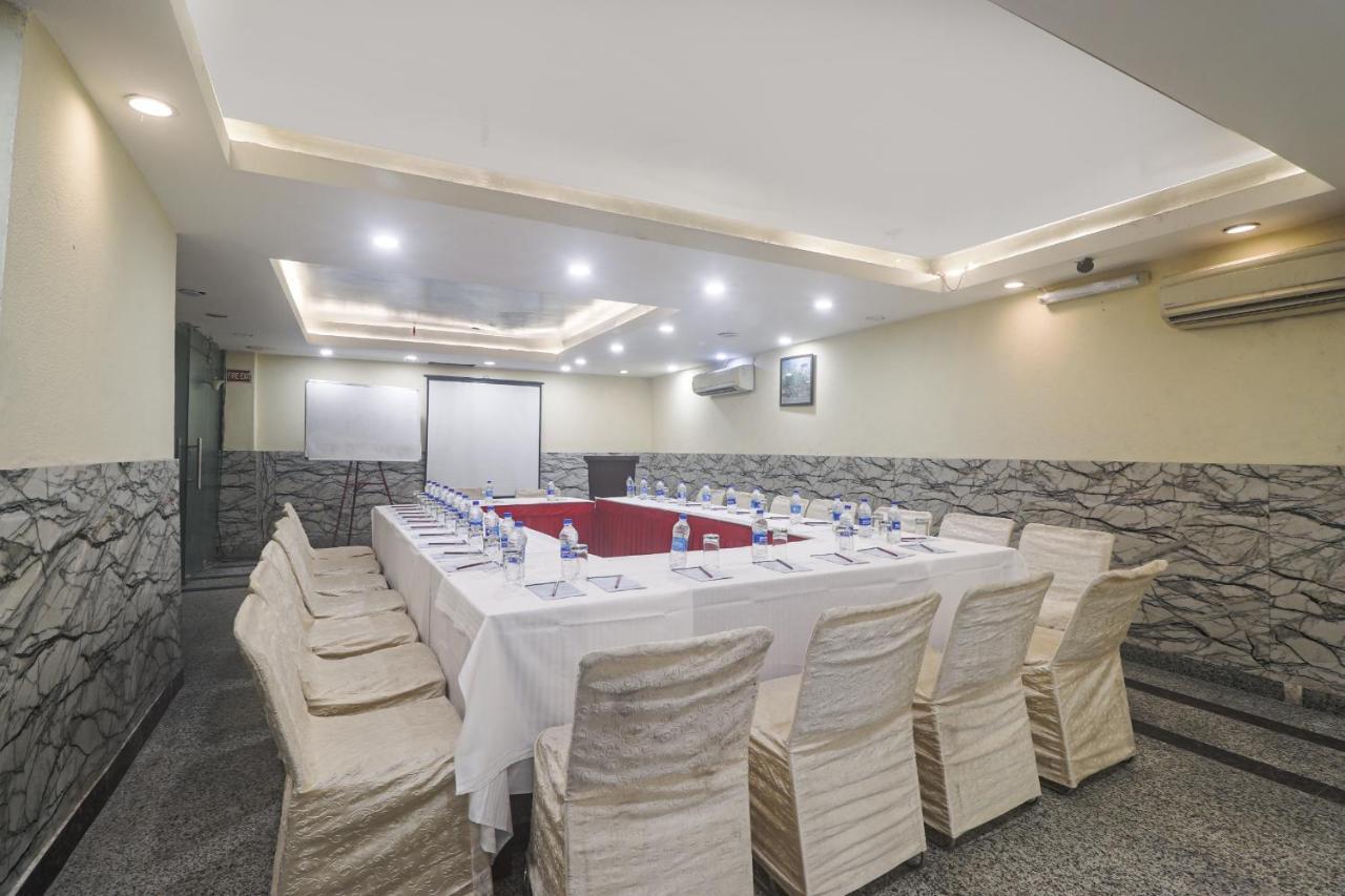Hotel Sizzling Starr Neu-Delhi Exterior foto