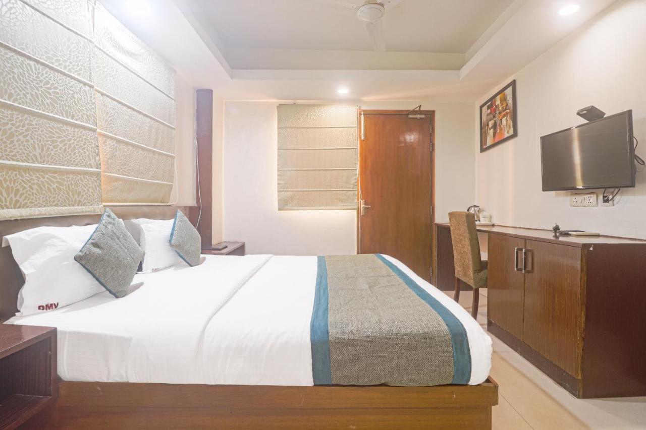 Hotel Sizzling Starr Neu-Delhi Exterior foto