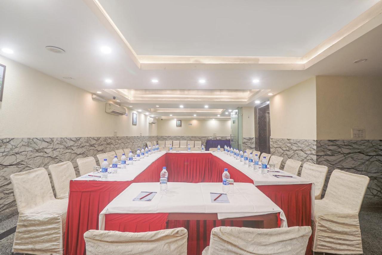 Hotel Sizzling Starr Neu-Delhi Exterior foto