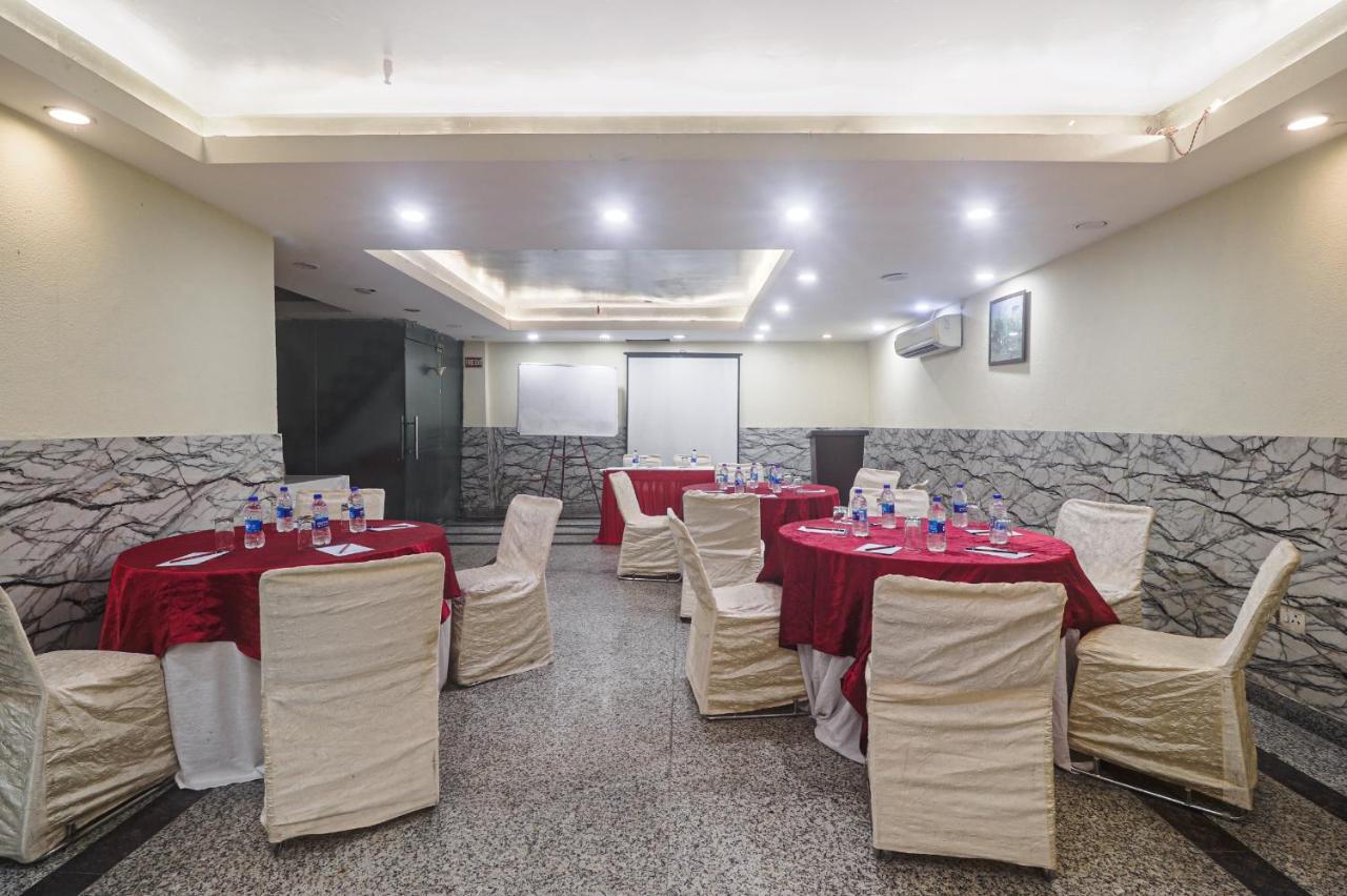 Hotel Sizzling Starr Neu-Delhi Exterior foto